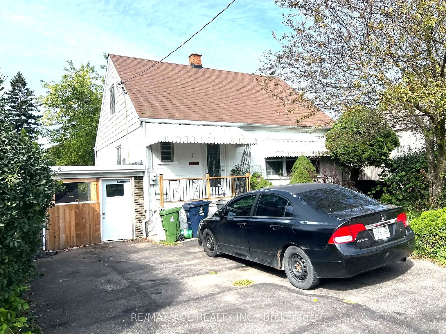 4 bed, $2,700 — Photo 1