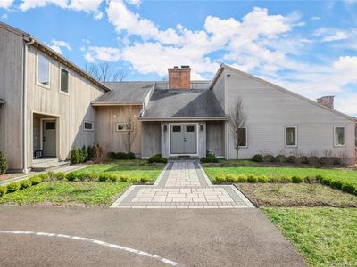 3014 Ridge Road, North Haven, CT, 06473