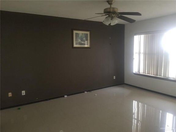 5th image of 2900 Ashley Dr APT 401