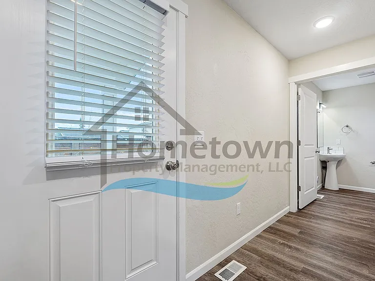 1358 N Sadee Ln — Photo 12