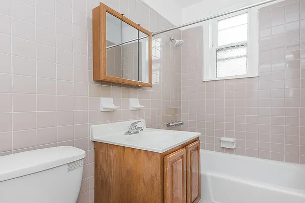 Rented by Lot & Units Realty Inc | media 12