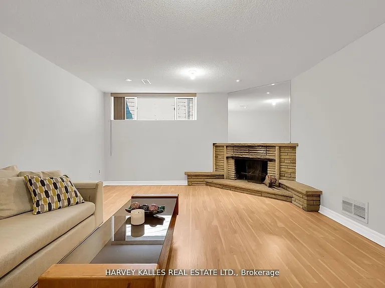 16 Wedgeport Pl — Photo 40