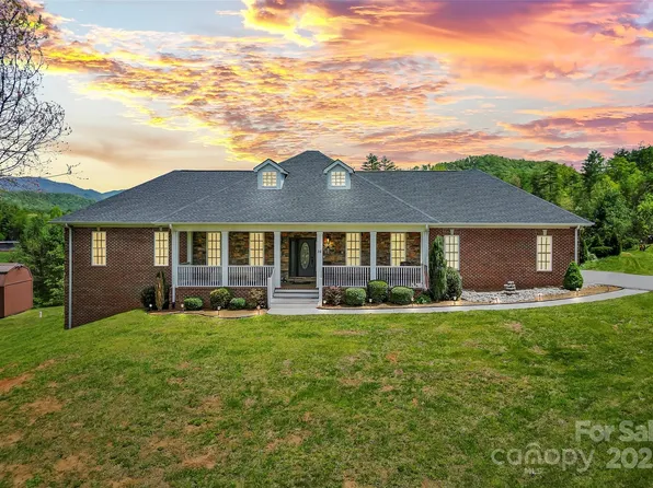 26 Willie Ln, Weaverville, NC 28787