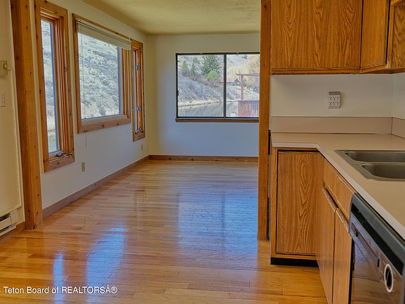 2nd image of 375 N Glenwood St #3-1