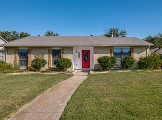 1207 Meandering Way, Mesquite, TX 75150