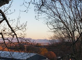 2935 Kathy Dr, Kodak, TN 37764