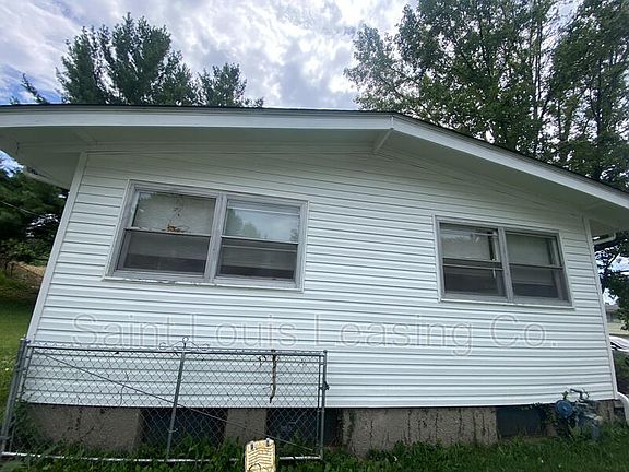 3rd image of 9112 Clarion Dr