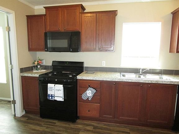 4th image of 23723 Valley Dr