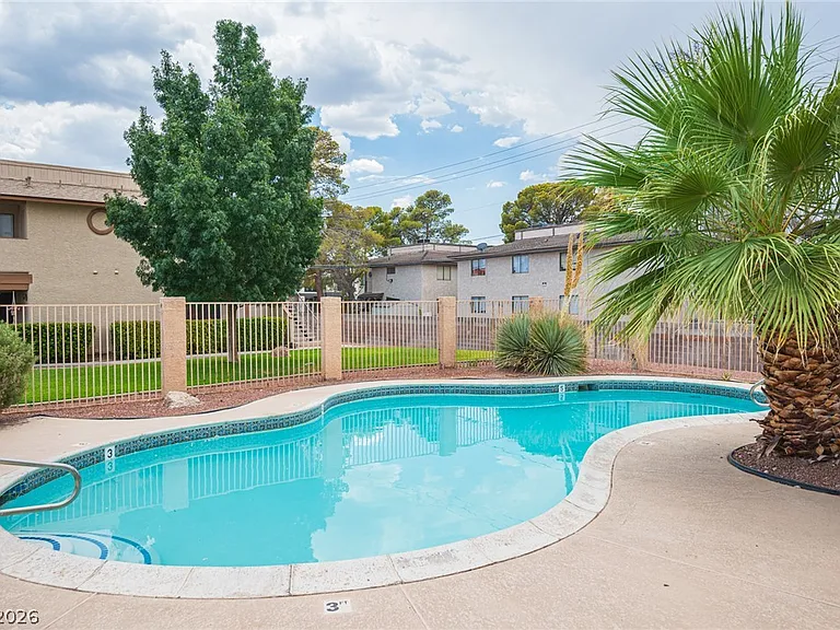 3720 Snorkel Cir #D — Photo 21