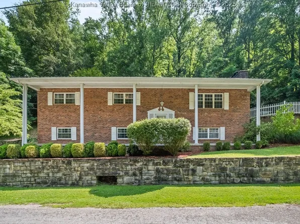 169 Burning Springs Rd, Belle, WV 25015