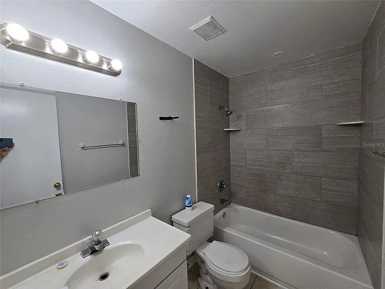 5665 Struthers Ct — Photo 11