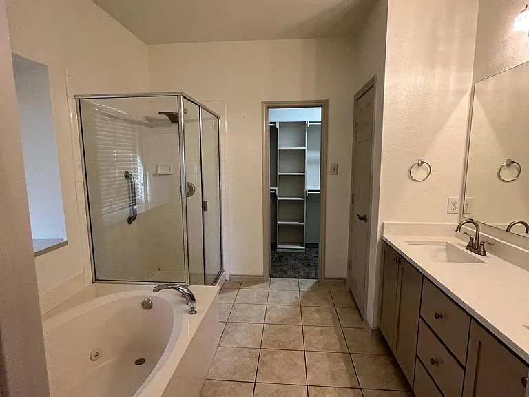 1200 Oakley Dr — Photo 10
