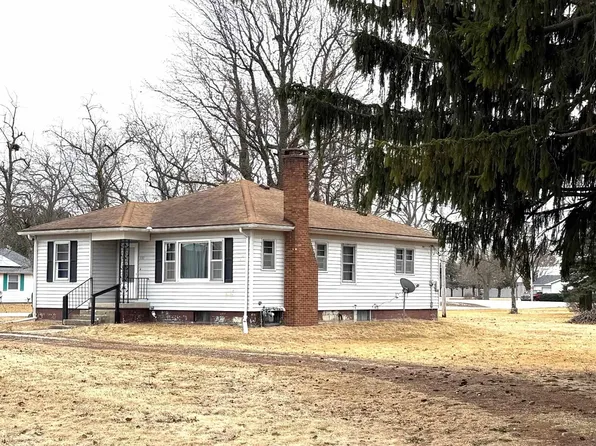 330 E Vine St, Piper City, IL 60959