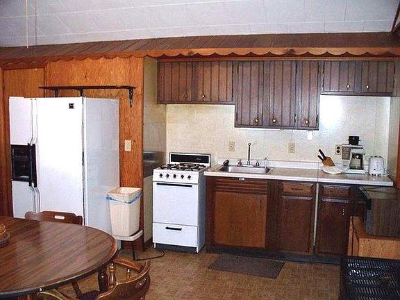 4th image of 3274 Honey Bee Dr #3