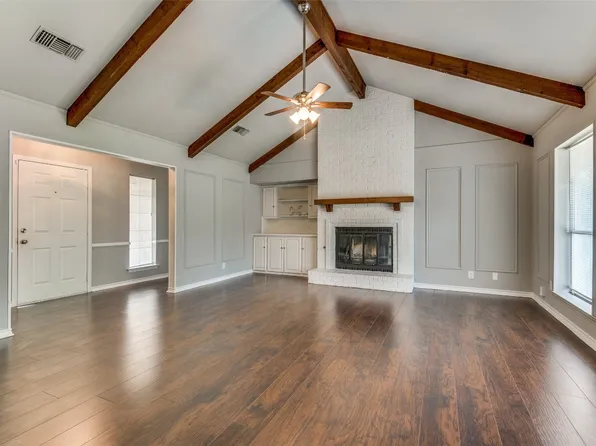 132 N Crestwood Blvd, Desoto, TX 75115