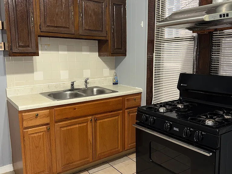 940 W 31st Pl #1R — Photo 10