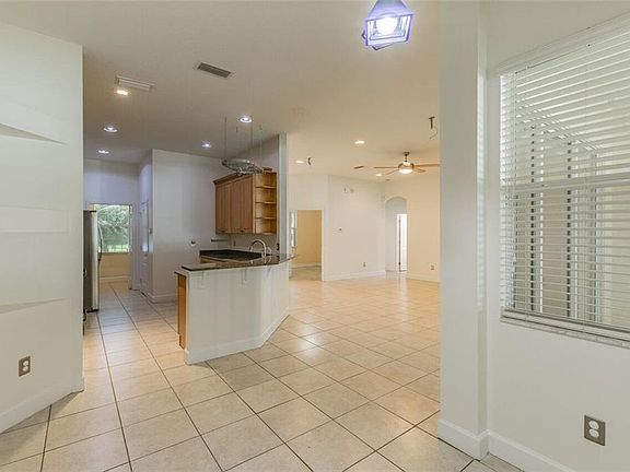 5th image of 1745 Oakwood Estates Dr
