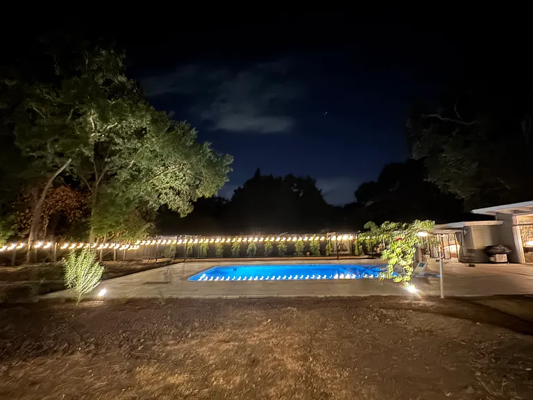 881 Hawthorne Dr — Photo 4
