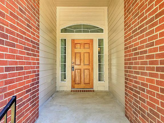 4th image of 17409 Zola Ln