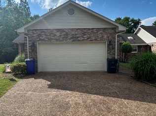 229 Hillsboro Cir, Florence, AL 35630