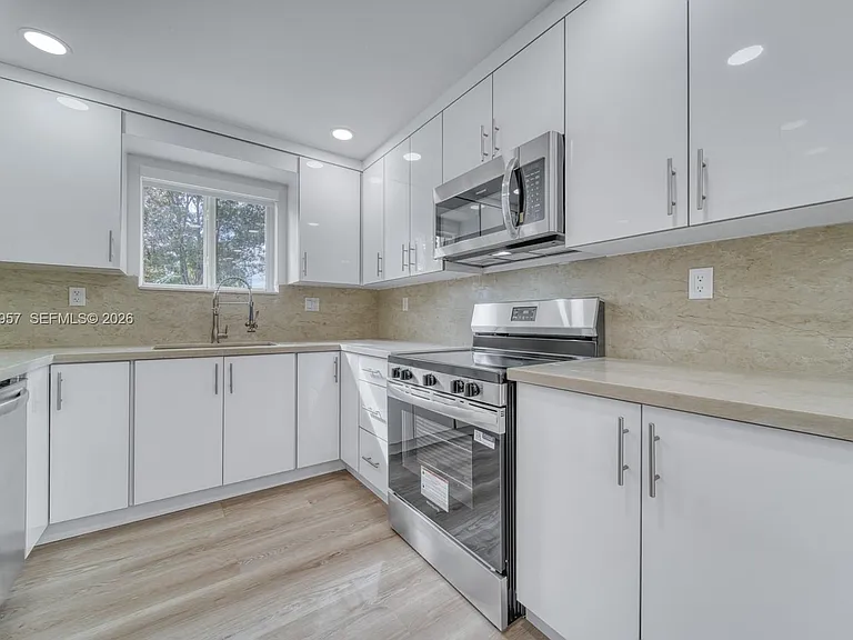 4345 SW 5th Ter — Photo 7