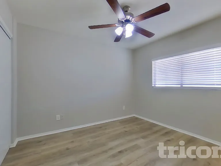 11514 W Wethersfield Rd — Photo 10