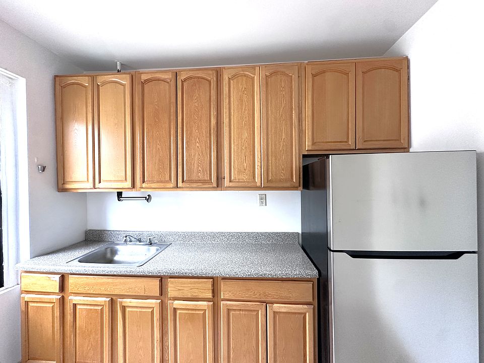 1st image of 2128 35th St APT 5C