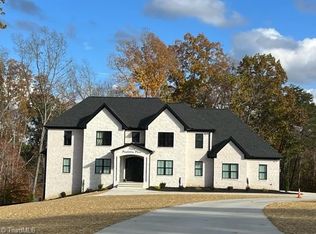 7600 Pemberley Dr, Oak Ridge, NC 27310