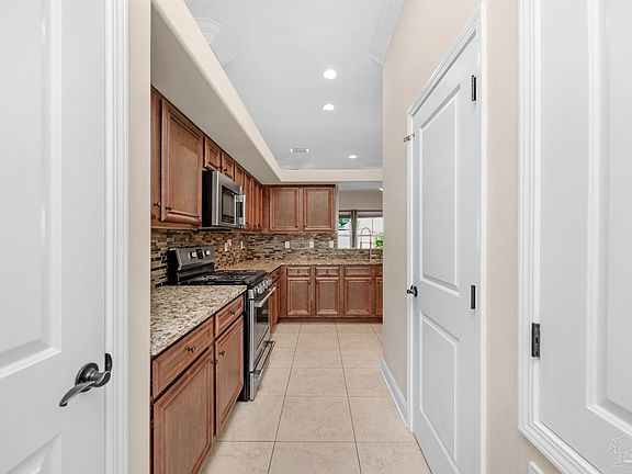 3rd image of 116 Wellington Rd