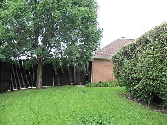 3rd image of 2621 Red Bluff Ct