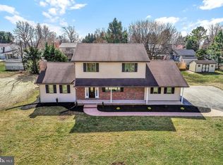 1975 Duella Ct, York, PA 17404