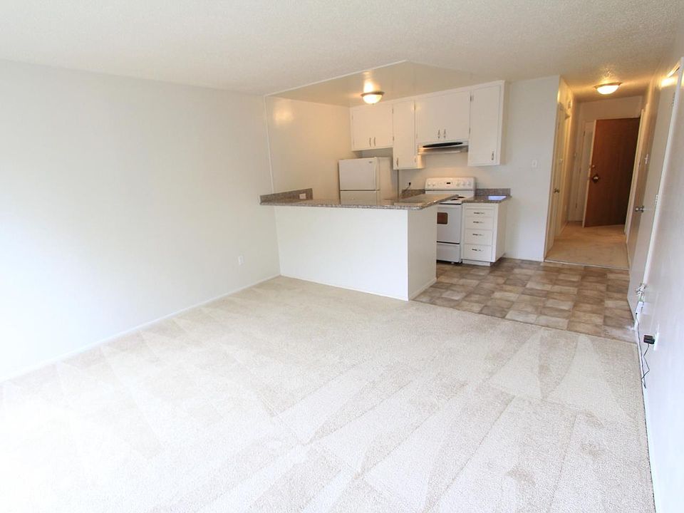 2nd image of 1280 15th Ave #205