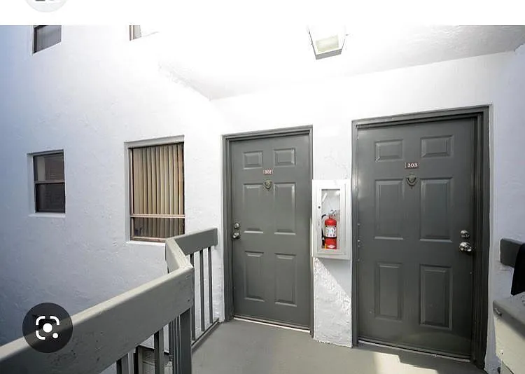 1750 N Congress Ave #403 — Photo 39