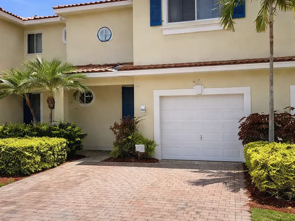 2757 S Evergreen Cir, Boynton Beach, FL 33426