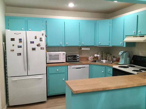 3rd image of 407 Pine Glen Ln APT C-2