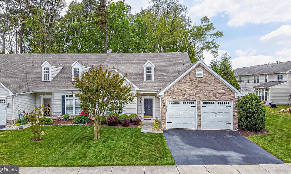1st image of 37986 Bayview Cir E
