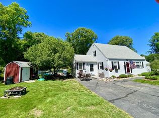 14 Hawes St, Wrentham, MA 02093