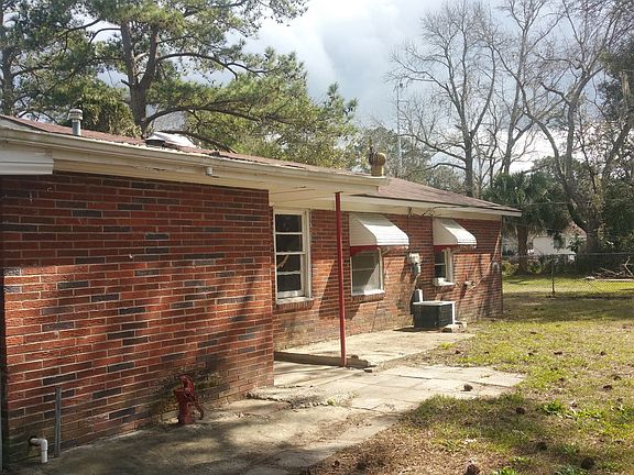 2nd image of 3713 Eastgate Dr