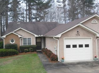 7174 Woodridge Ln, Union City, GA 30291
