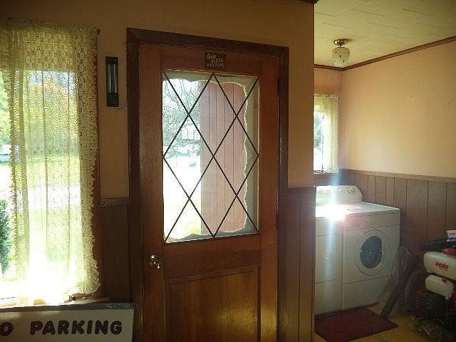 2nd image of 3840 Webster Rd