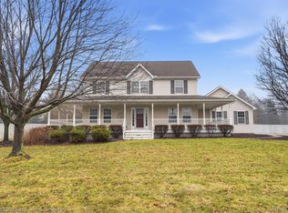 7431 Oceola Farms Ct, Howell, MI 48855