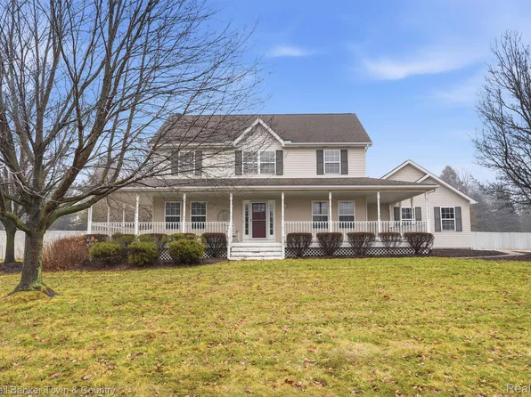 7431 Oceola Farms Ct, Howell, MI 48855