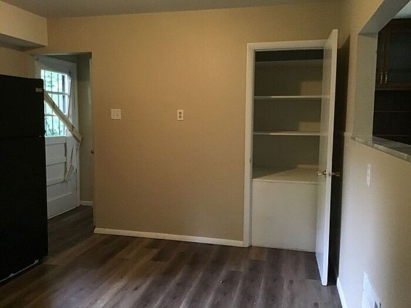 4th image of 11921 Homestead Ave