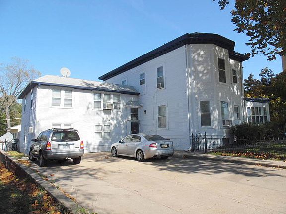 2nd image of 601 1st Ave