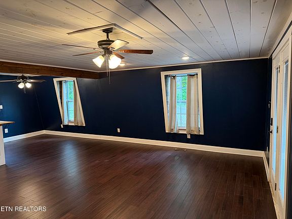 3rd image of 913 Topside Rd