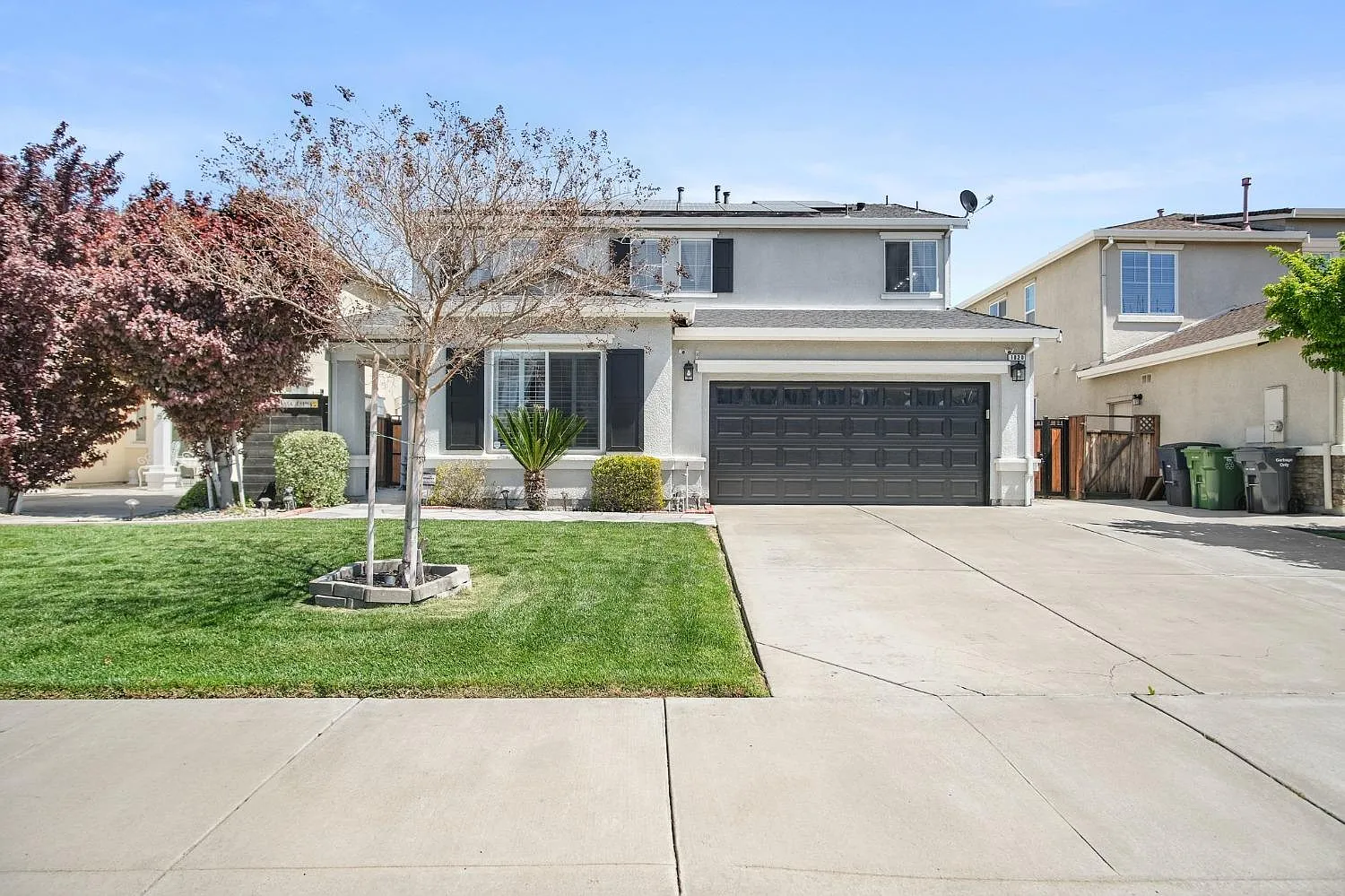 1020 Saffron Dr photo 1