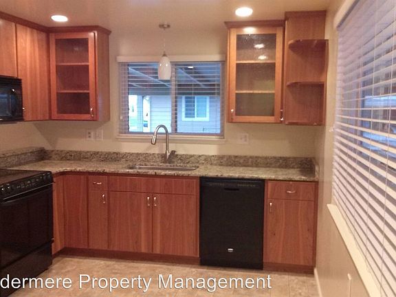 4th image of 653 Canary Ave
