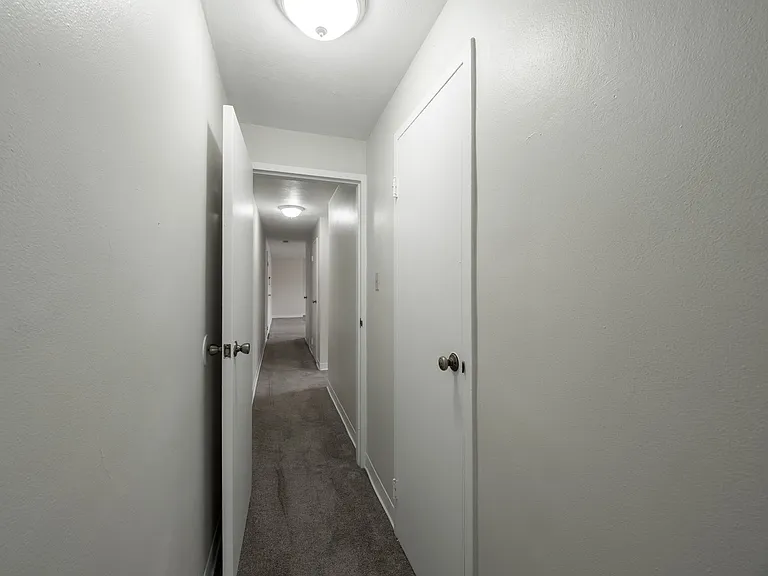 810 Perry Hwy — Photo 11
