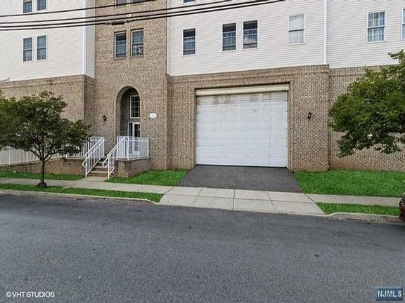2nd image of 110 Orange St #14