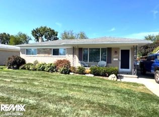 30607 Glenwood Cir, Warren, MI 48088